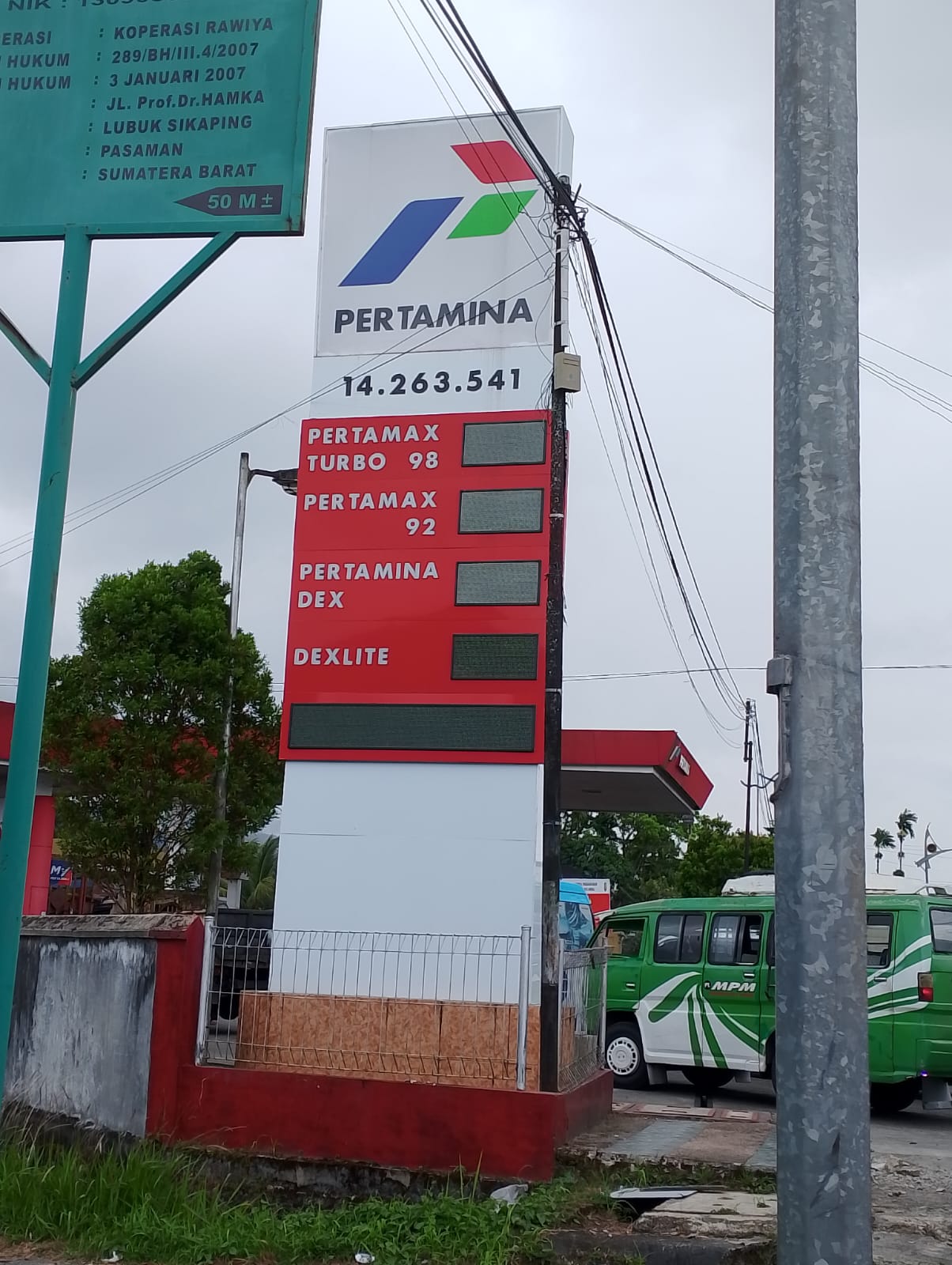 Diduga Spbu Kota Lubuk Sikaping Nomor 14.263.541 Izinkan Truk mengisi Bahan Bakar Minyak  Solar Subsidi Berulang  ulang Kali